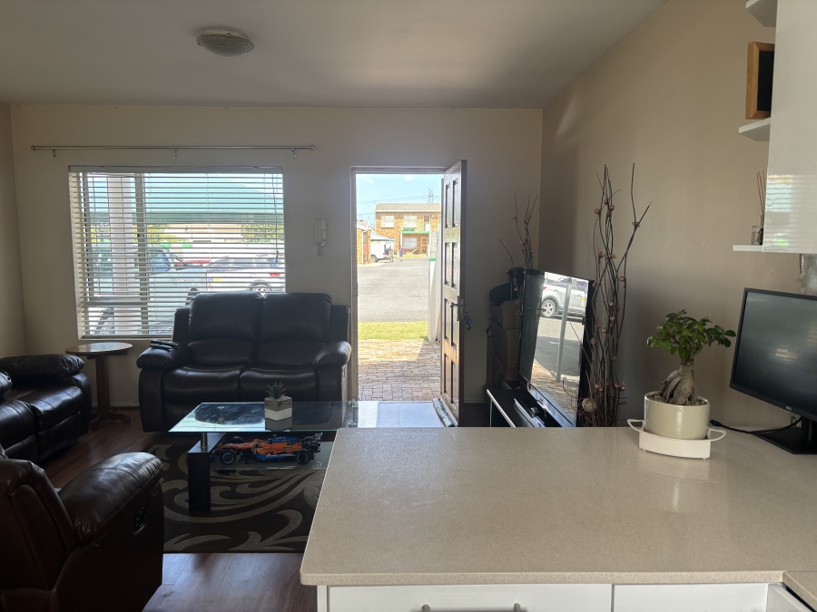 2 Bedroom Property for Sale in Glenwood Western Cape